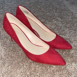 Red suede Nine West pumps